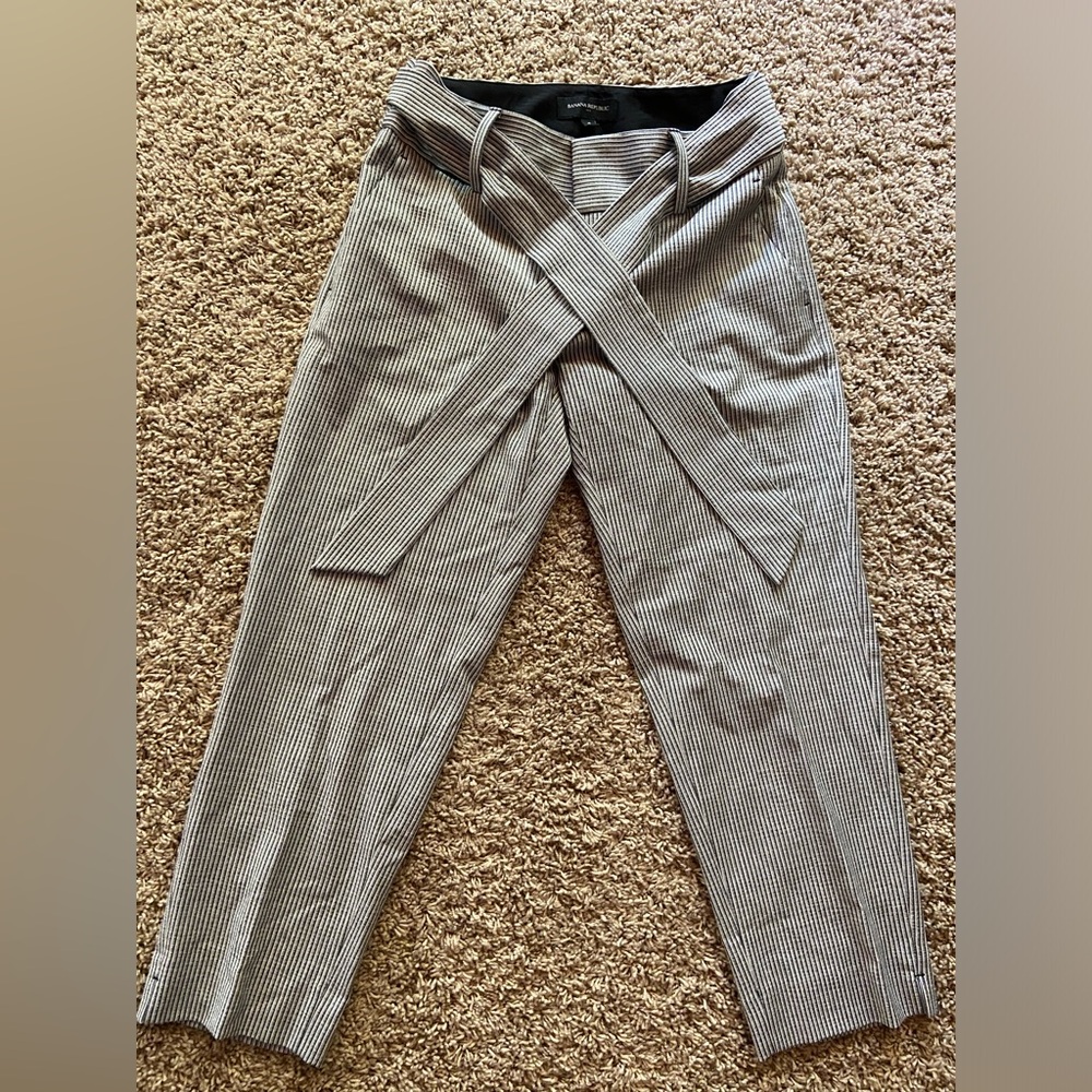 Cropped work slacks